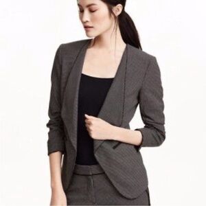 H& M Black and White Blazer Size 8